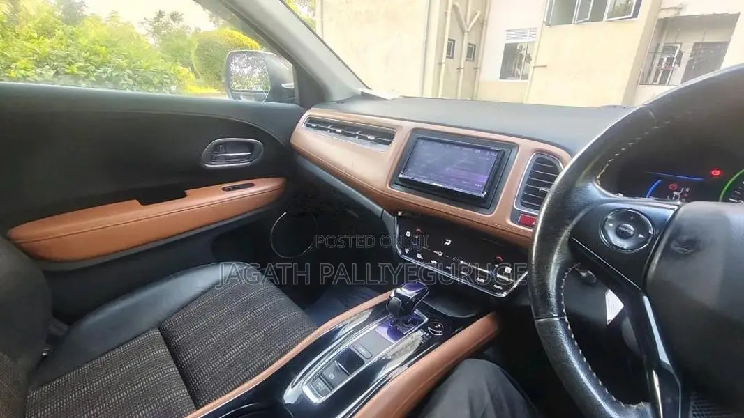 Honda Vezel 2014 SUV (Used)