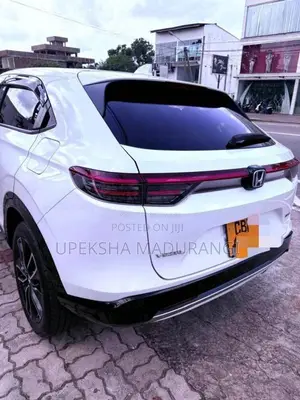 Honda VEZEL Z 2024 SUV (Used)