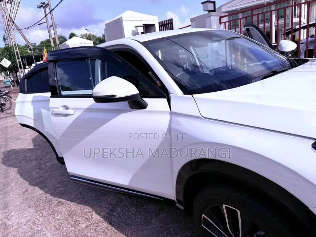 Honda VEZEL Z 2024 SUV (Used)
