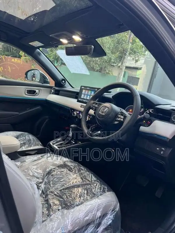 Honda Vezel Z Play Moon Roof 2026 SUV Brand New