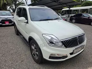 Micro Rexton 2017 SUV (Used)