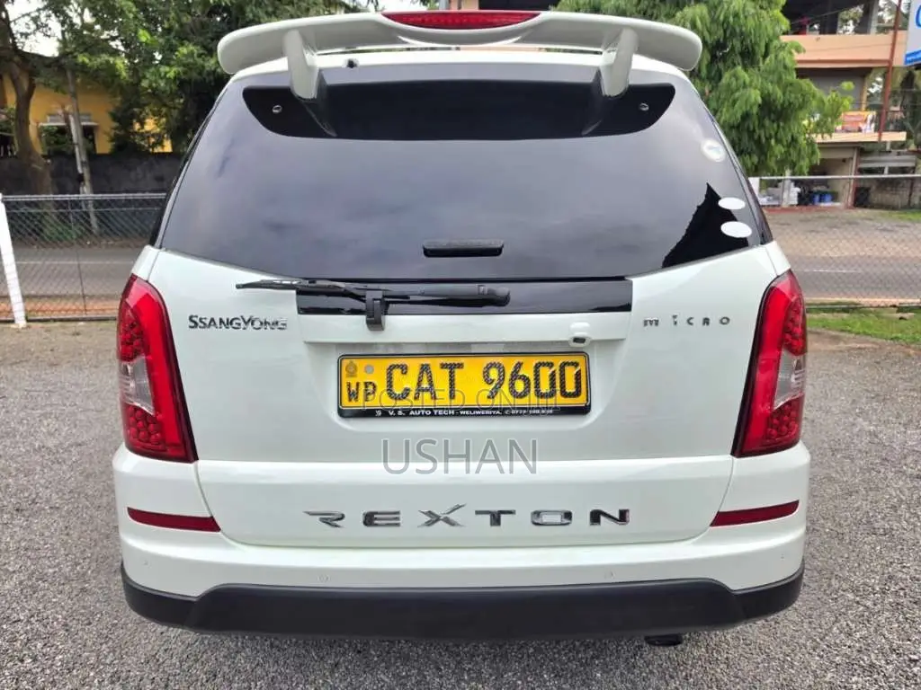 Micro Rexton 2017 SUV (Used)