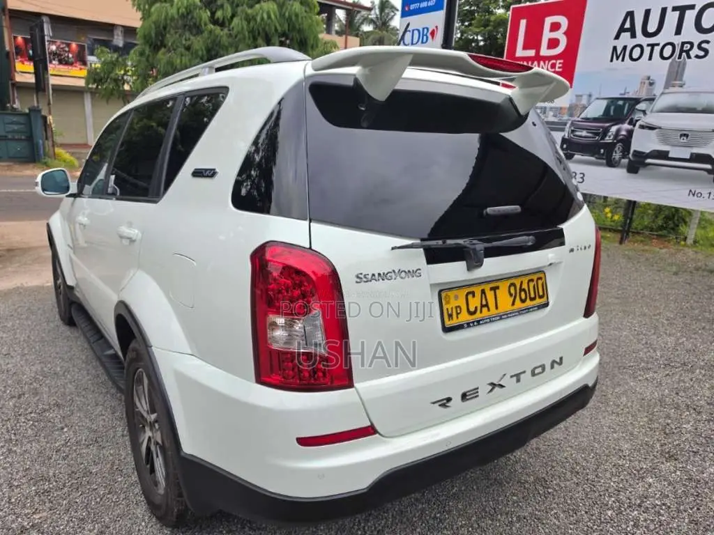 Micro Rexton 2017 SUV (Used)