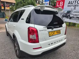 Micro Rexton 2017 SUV (Used)