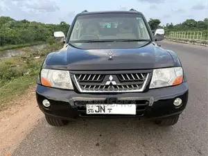 Mitsubishi Montero 2004 SUV (Used)