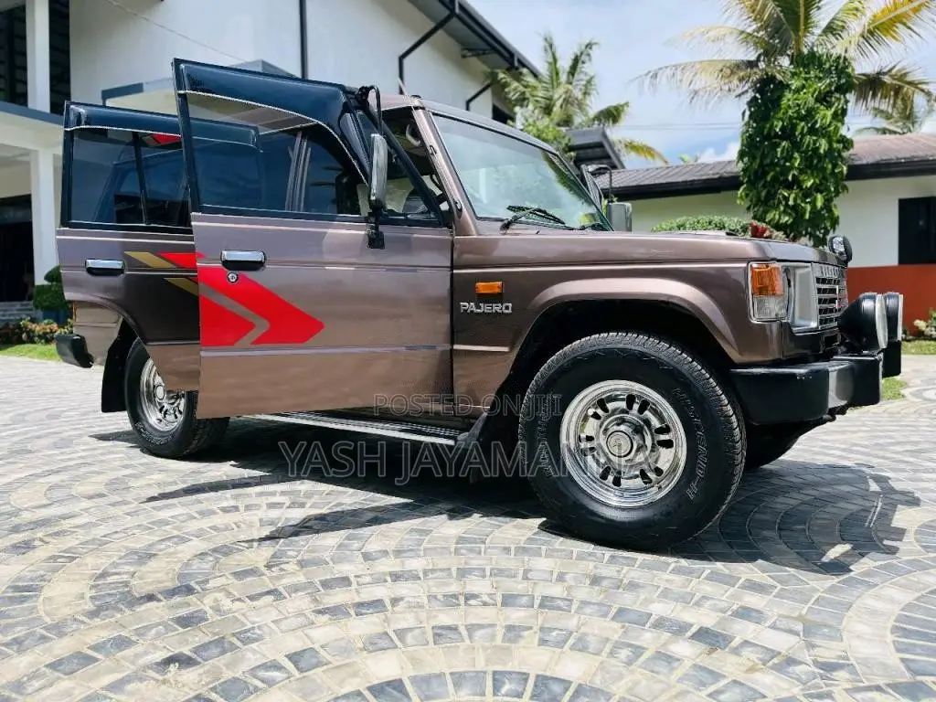 Mitsubishi Pajero 1988 SUV Brand New