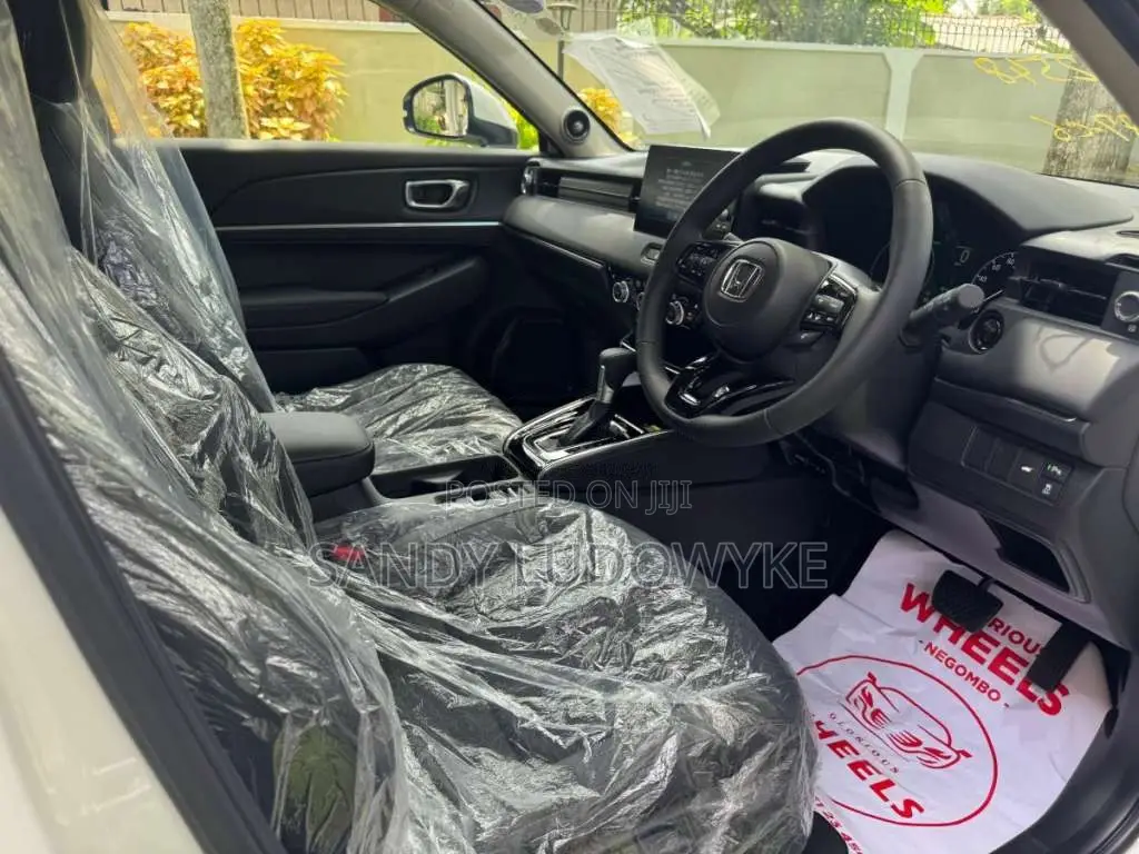 Honda Vezel Z Premium With 10 Speakers 2026 SUV Brand New