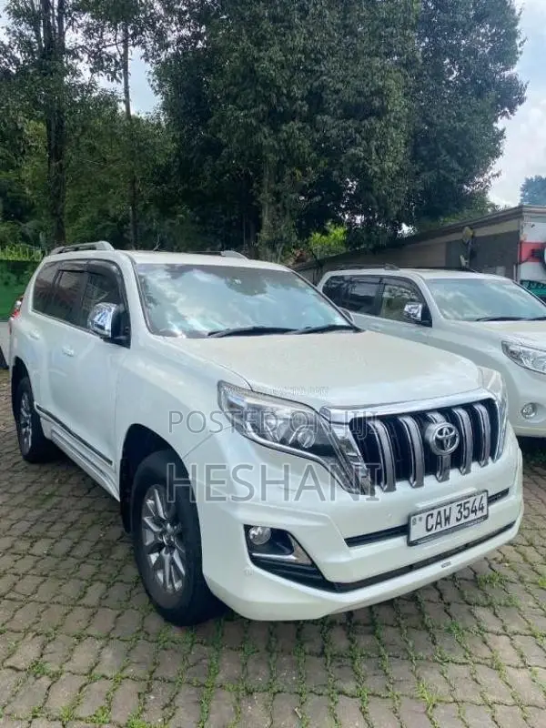 Toyota Land Cruiser 2017 SUV (Used)
