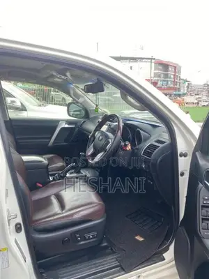 Toyota Land Cruiser 2017 SUV (Used)