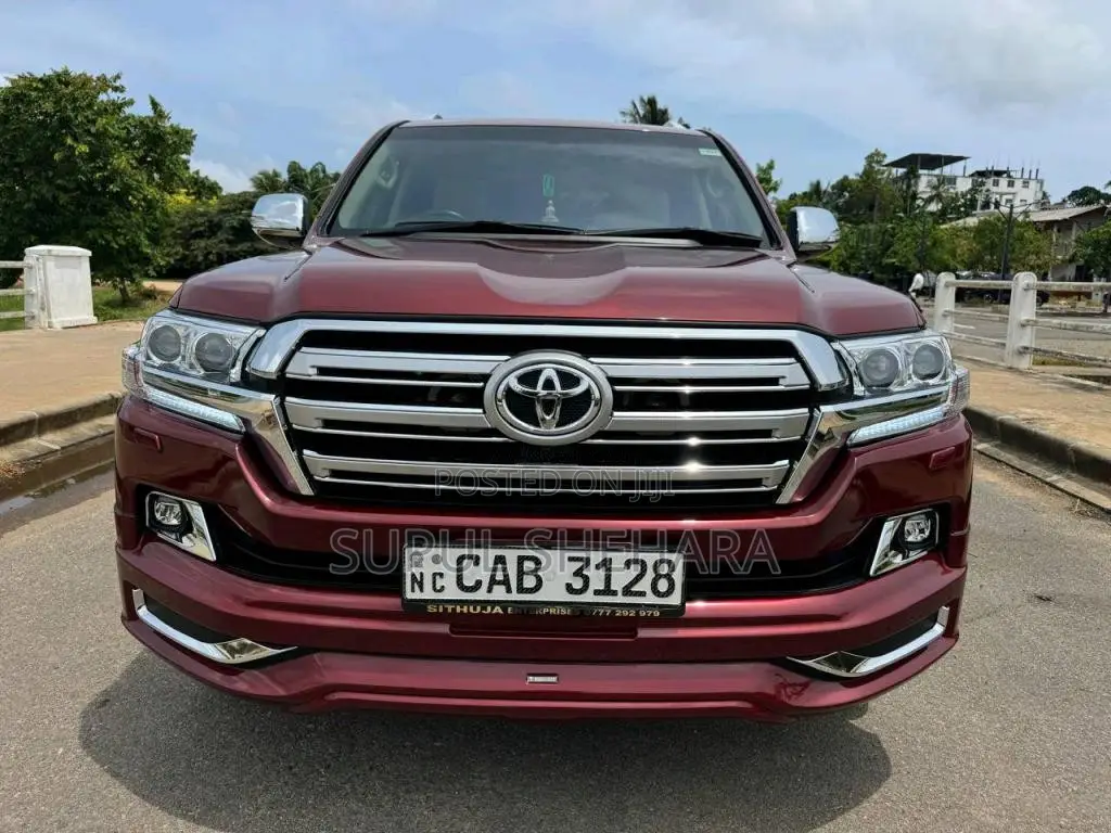 Toyota V8 2013 SUV (Used)