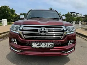 Toyota V8 2013 SUV (Used)