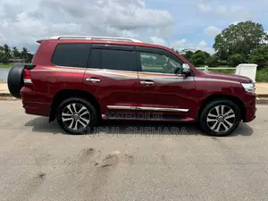 Toyota V8 2013 SUV (Used)