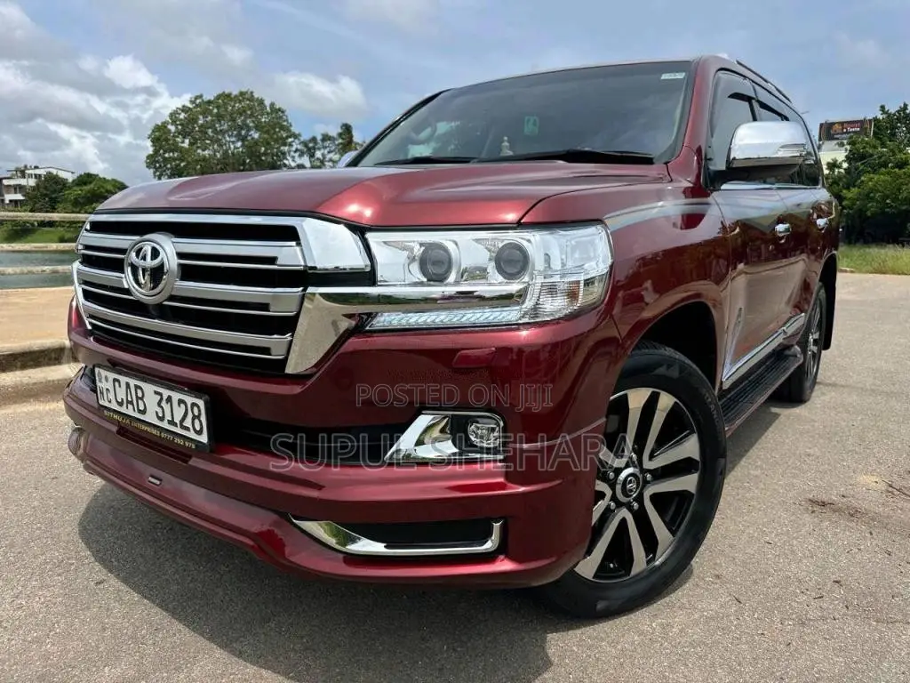 Toyota V8 2013 SUV (Used)