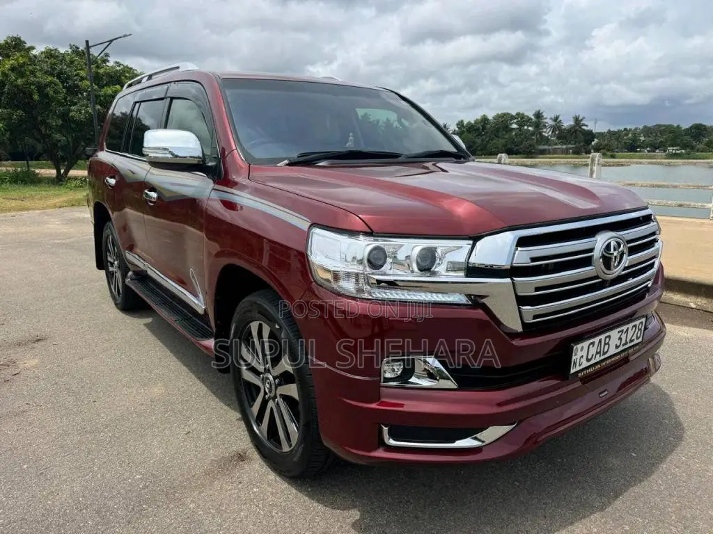 Toyota V8 2013 SUV (Used)