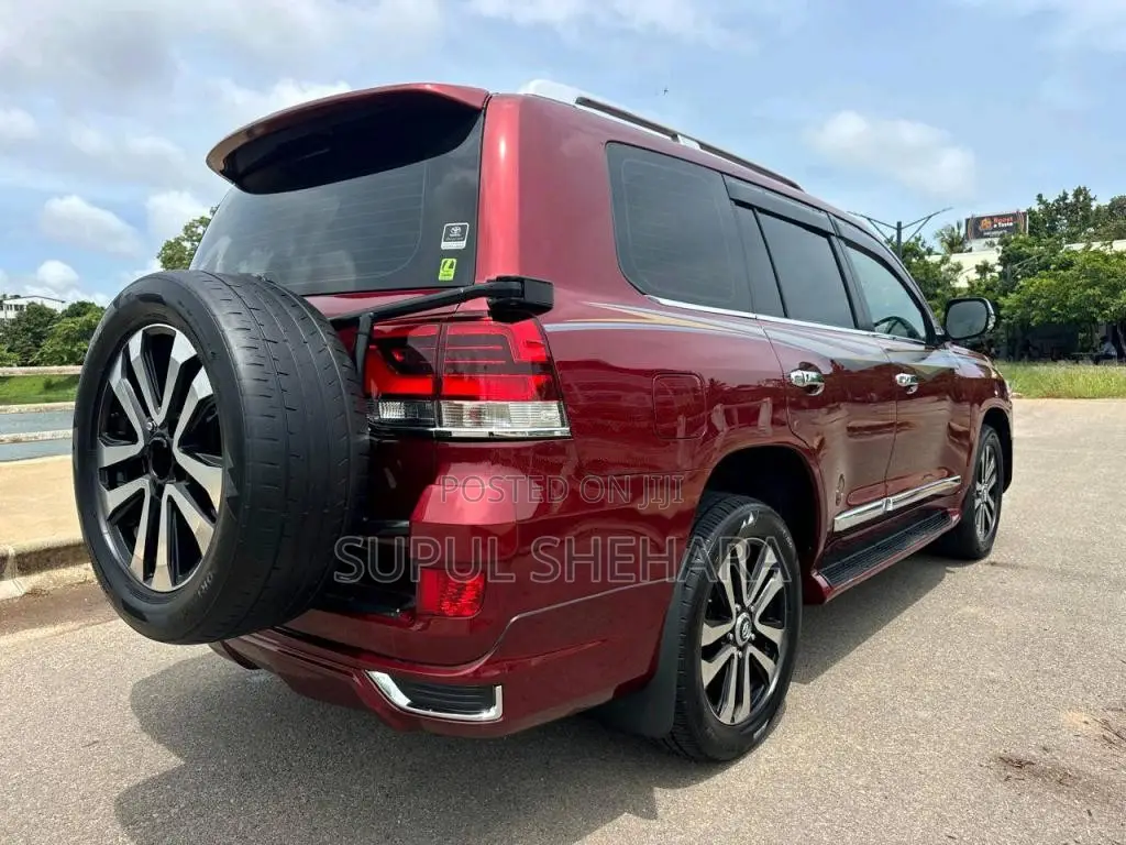 Toyota V8 2013 SUV (Used)