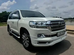 Toyota V8 2016 SUV (Used)