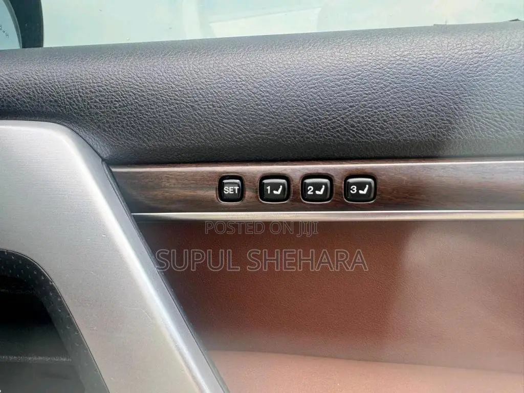 Toyota V8 2016 SUV (Used)