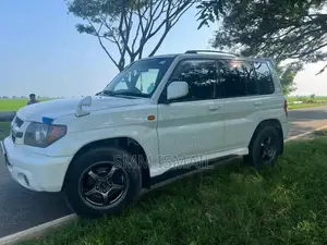Mitsubishi Mitsubishi 2001 SUV (Used)
