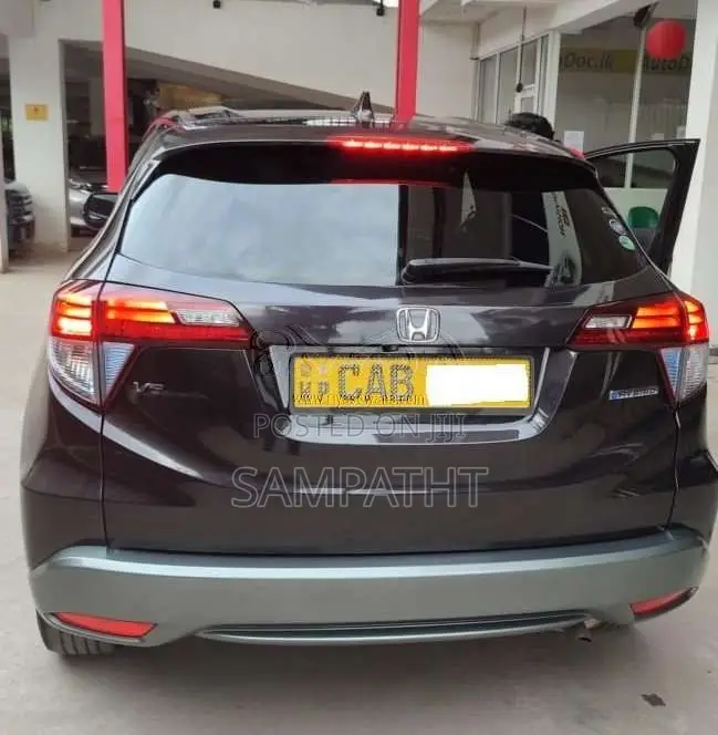 Honda Vezel 2014 SUV (Used)