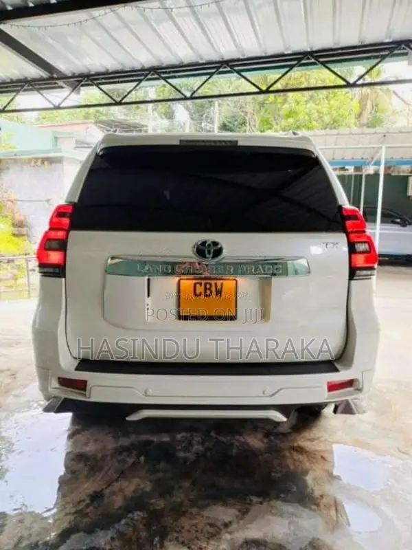 Toyota Land Cruiser 2023 SUV (Used)