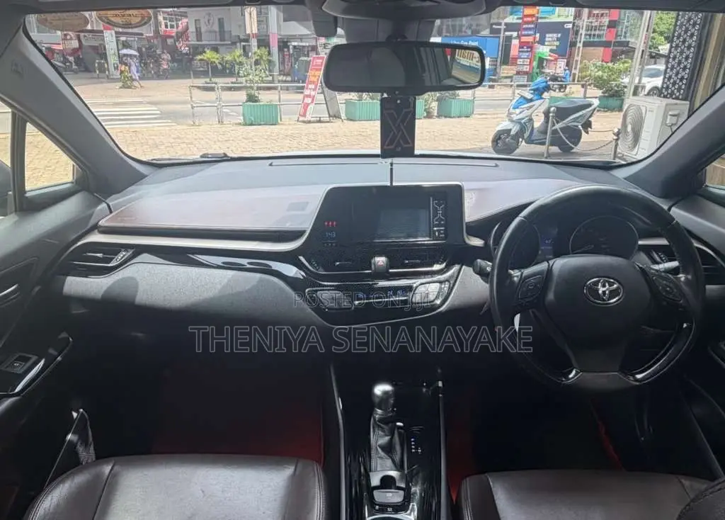 Toyota CHR NGX50 GT Turbo 2017 SUV (Used)