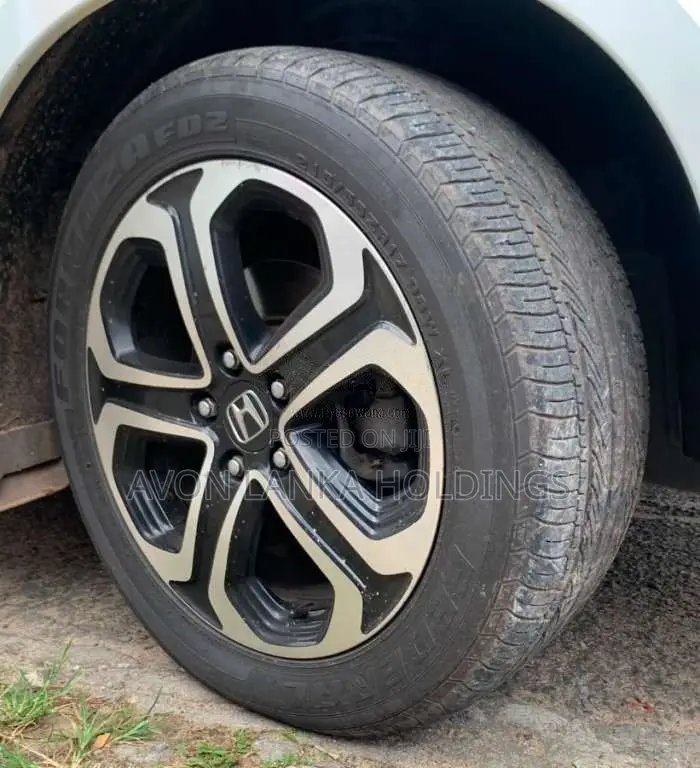 Honda Vezel 2014 SUV (Used)