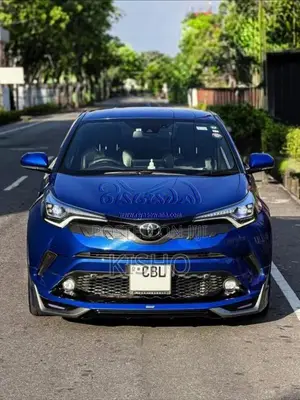 Toyota CHR 2018 SUV (Used)