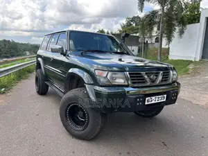 Nissan Patrol 2000 SUV (Used)