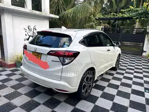 Honda Vezel 2014 SUV (Used)