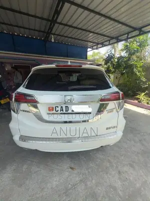 Honda Vezel 2014 SUV (Used)