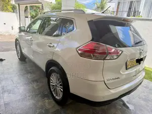 Nissan X-Trail PREMIUM 2016 SUV (Used)