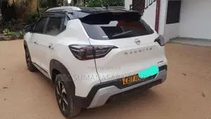 Nissan Magnite Tekna Plus AMT 2025 SUV (Used)