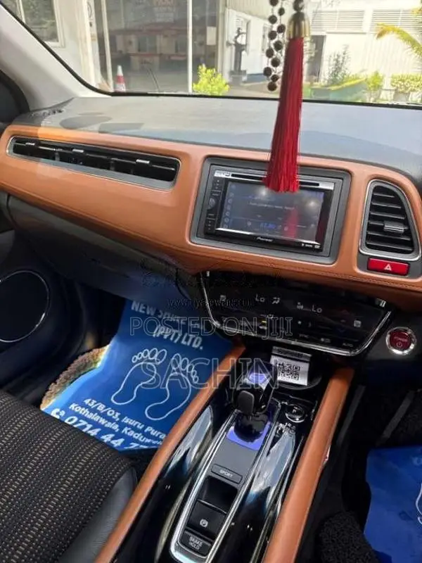 Honda Vezel 2014 SUV (Used)