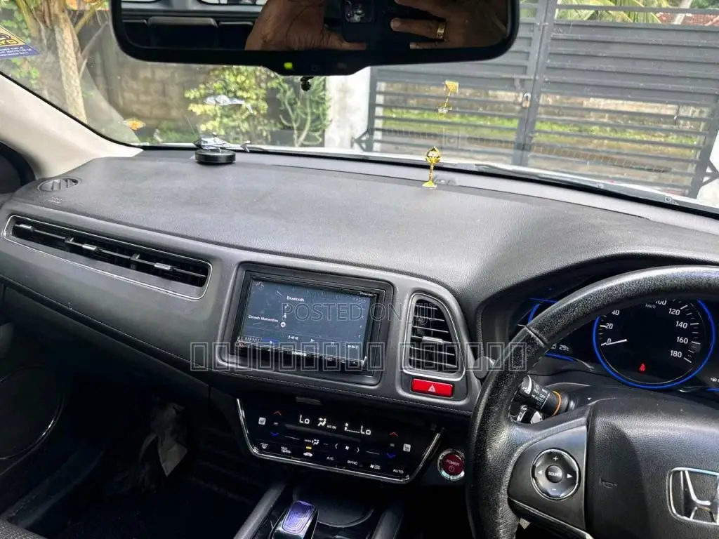 Honda Vezel 2014 SUV (Used)