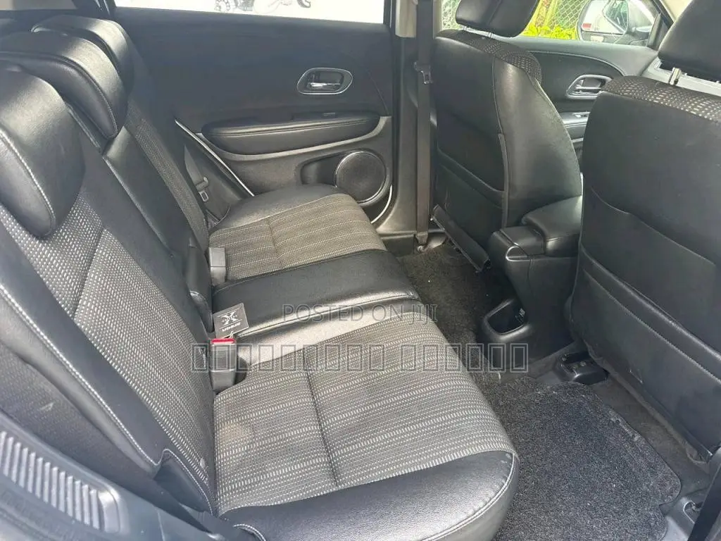 Honda Vezel 2014 SUV (Used)
