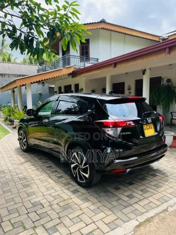 Honda Vezel RS Sensing 2017 SUV (Used)
