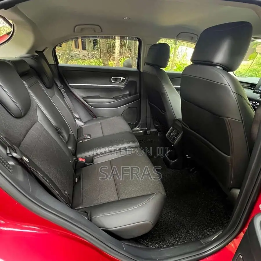 Honda Vezel 2025 SUV (Used)