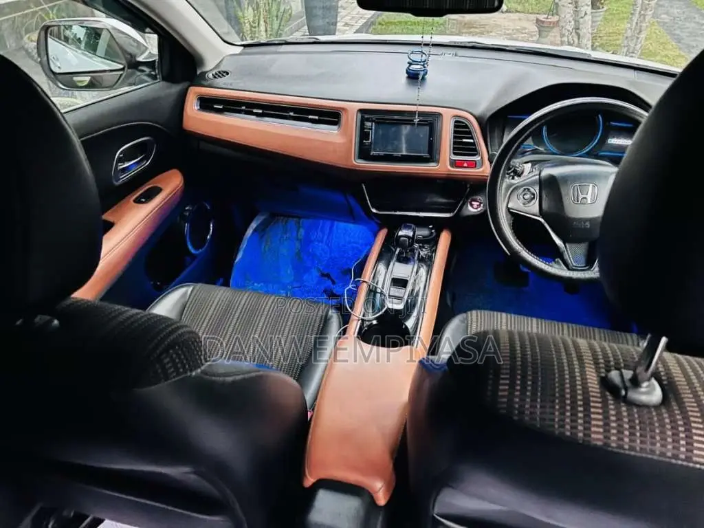 Honda Vezel 2014 SUV (Used)