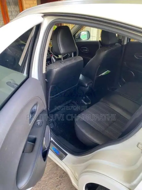 Honda Vezel 2016 SUV (Used)