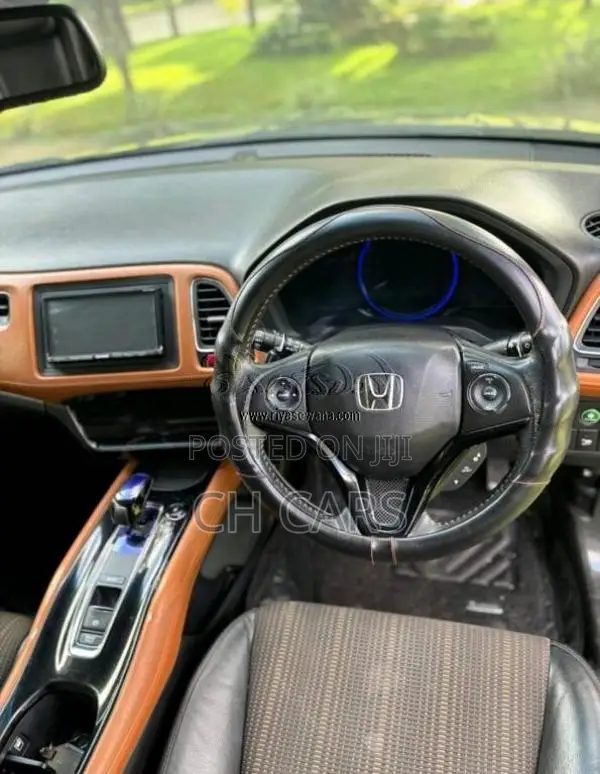 Honda Vezel 2014 SUV (Used)