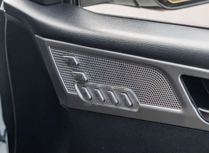 Micro Rexton 2018 SUV (Used)