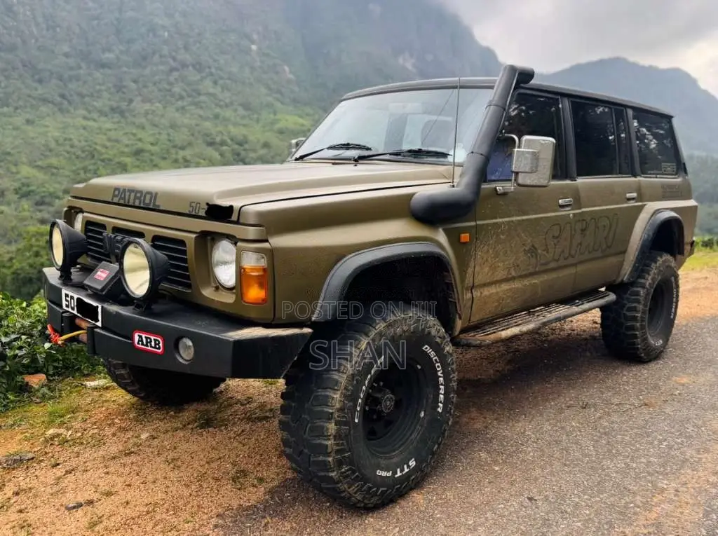 Nissan Patrol Safari Y60 1962 SUV (Used)