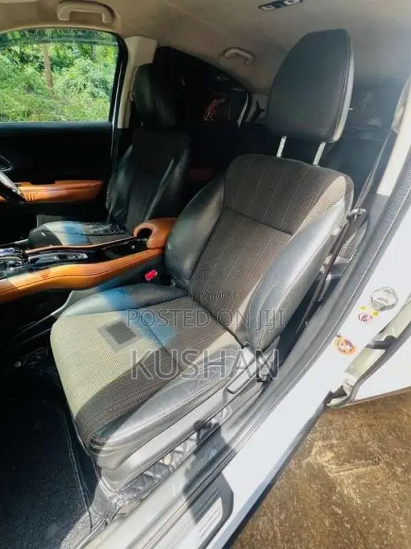 Honda Vezel 2014 SUV (Used)
