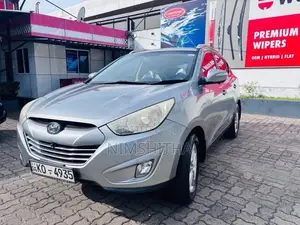 Hyundai Tucson 2WD 2011 SUV (Used)