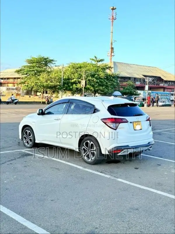 Honda Vezel 2015 SUV (Used)