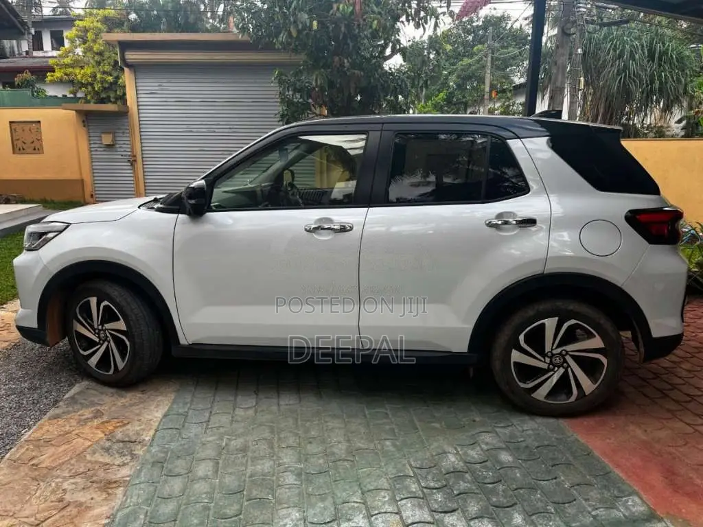 Toyota Raize 2023 SUV (Used)