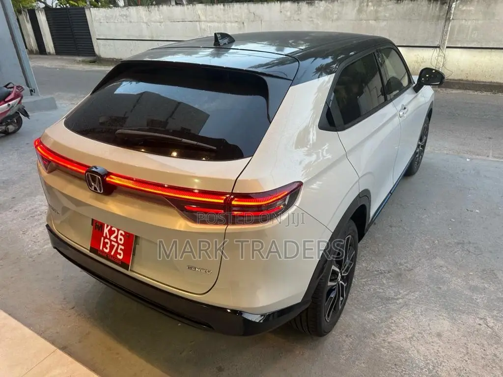 Honda Vezel Z Play 2025 SUV Brand New