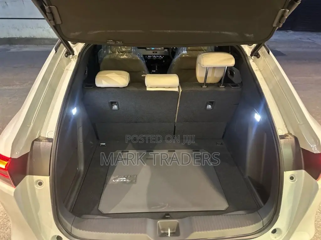 Honda Vezel Z Play 2025 SUV Brand New