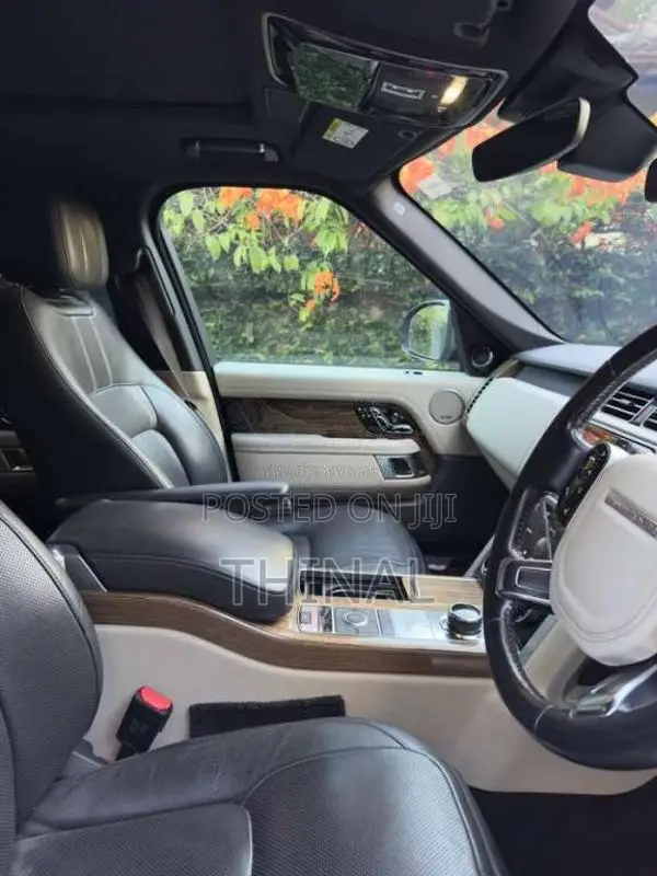 Land-Rover Range Rover Vogue P400E 2019 SUV (Used)