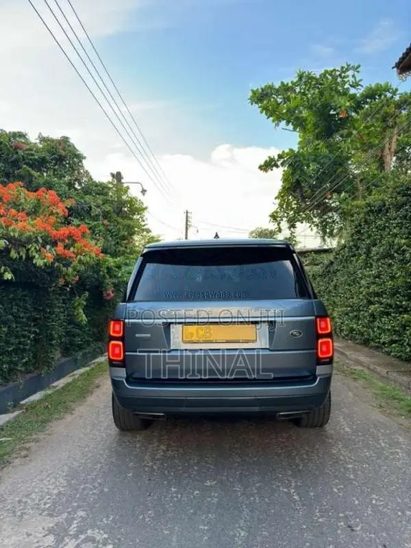 Range-Rover Vogue P400E 2019 SUV (Used)